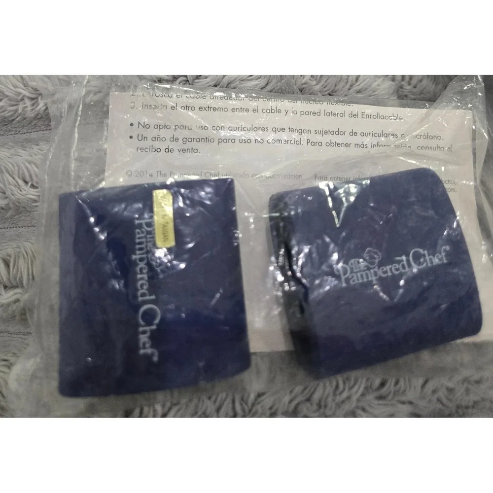 Pampered Chef Cord Wrap Set of 2 Blue Travel Cable Organizers 1734 New